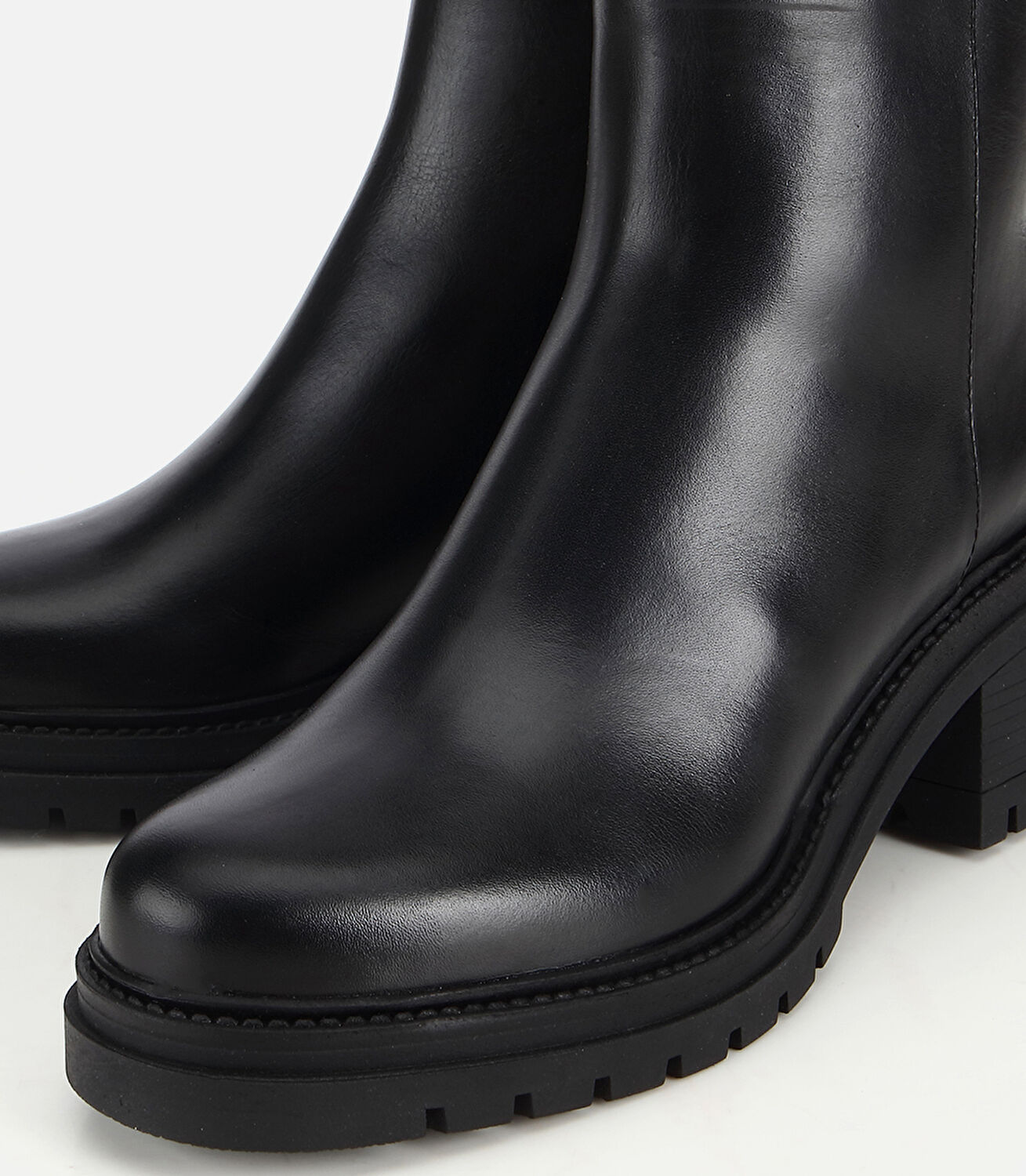 Kadın Deri Siyah  Bilekte Kalın Tabanlı Topuklu Bot