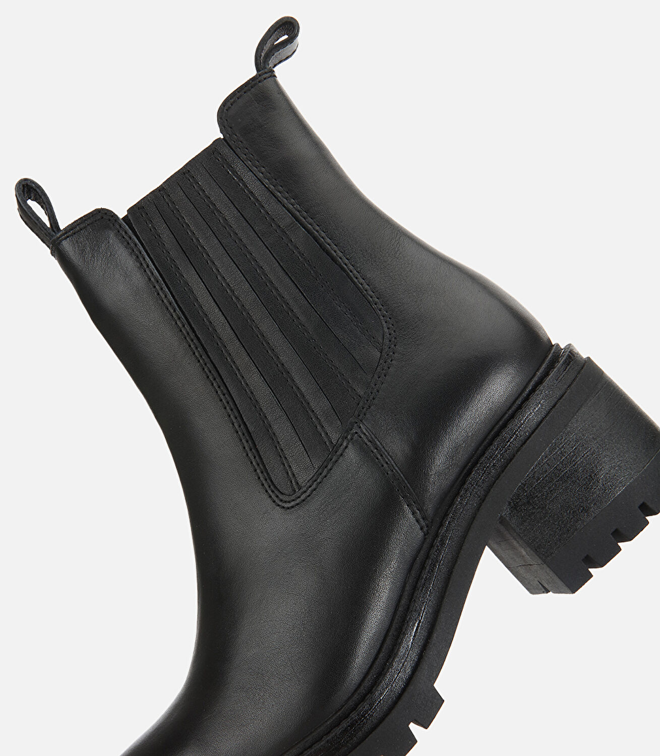 Kadın  Deri Siyah Lastik Detaylı  Kalın Tabanlı Topuklu Bot