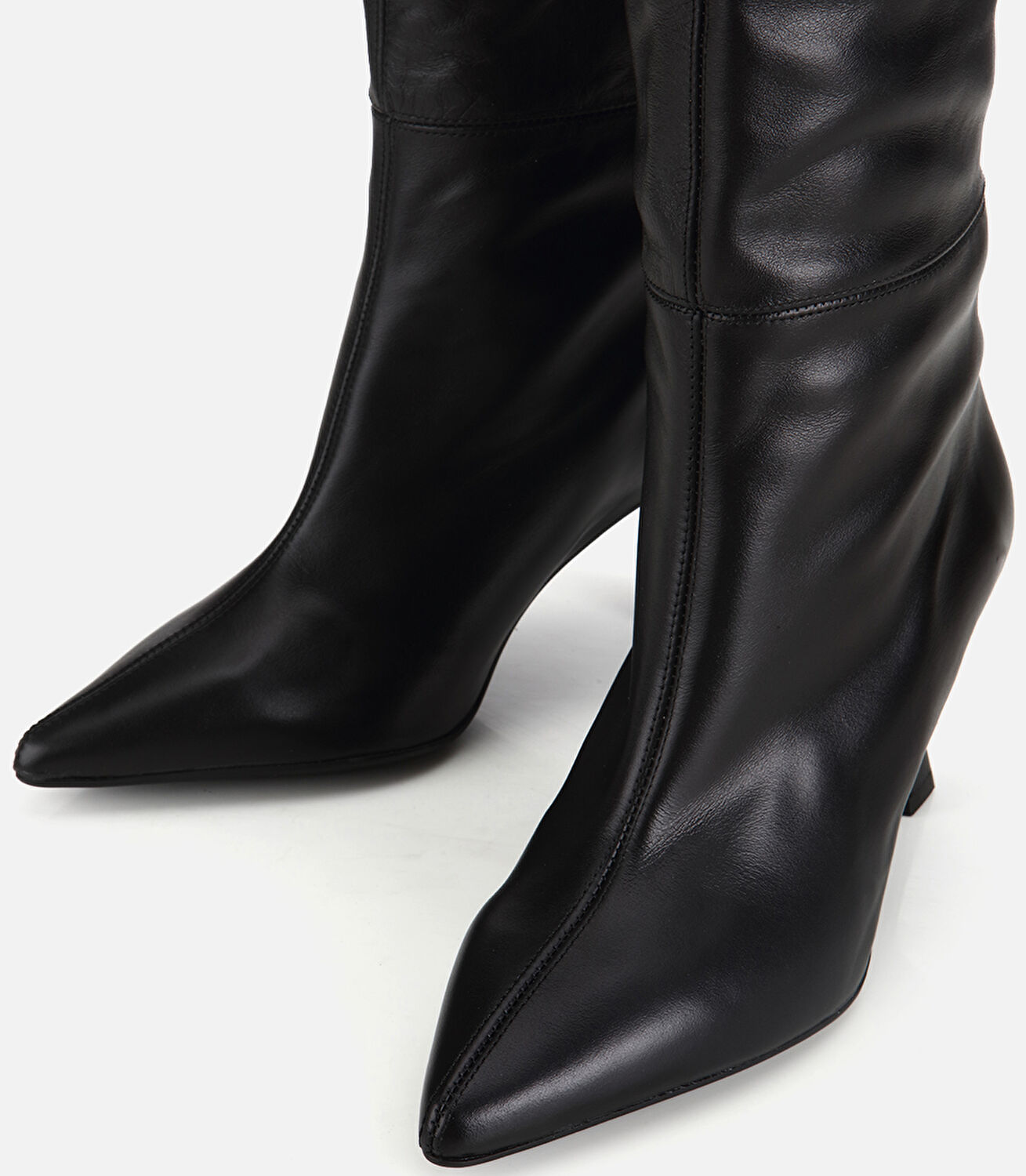 Kadın Deri Siyah İnce Topuklu Çizme