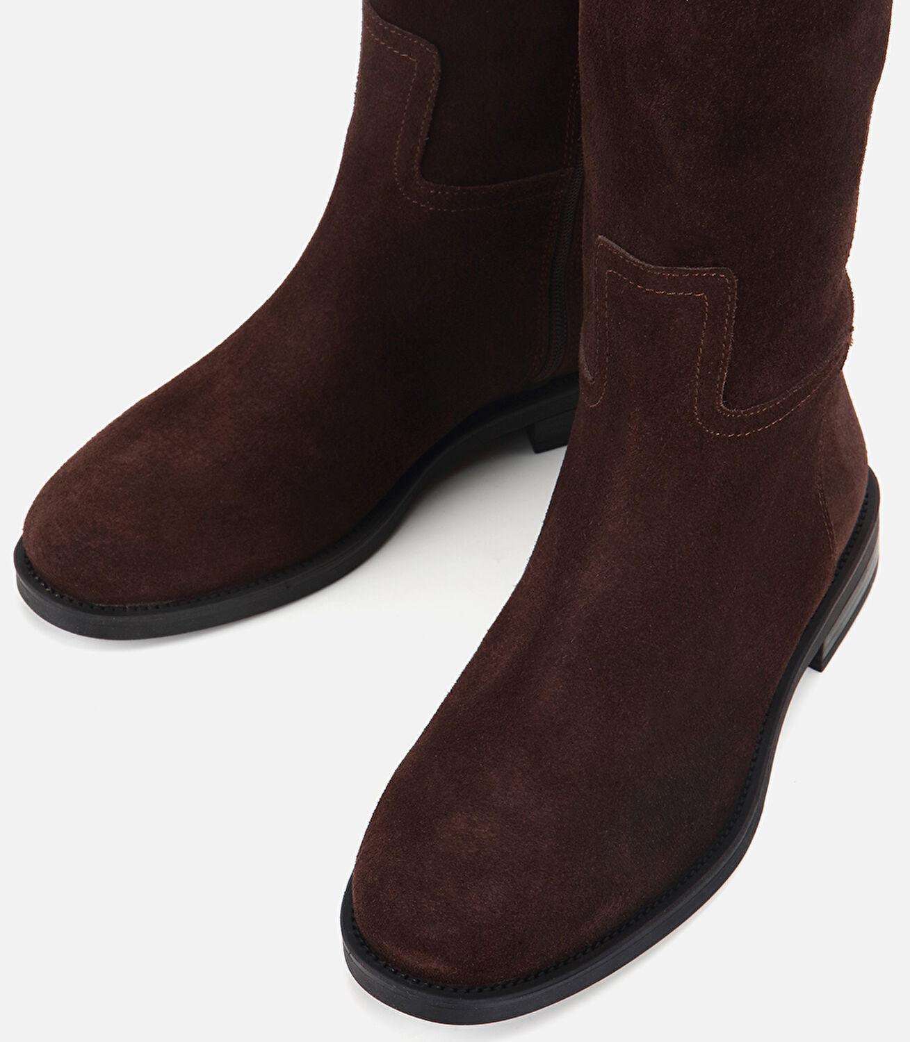 Kadın Süet Deri Kahverengi  Kemer Detaylı Düz Çizme