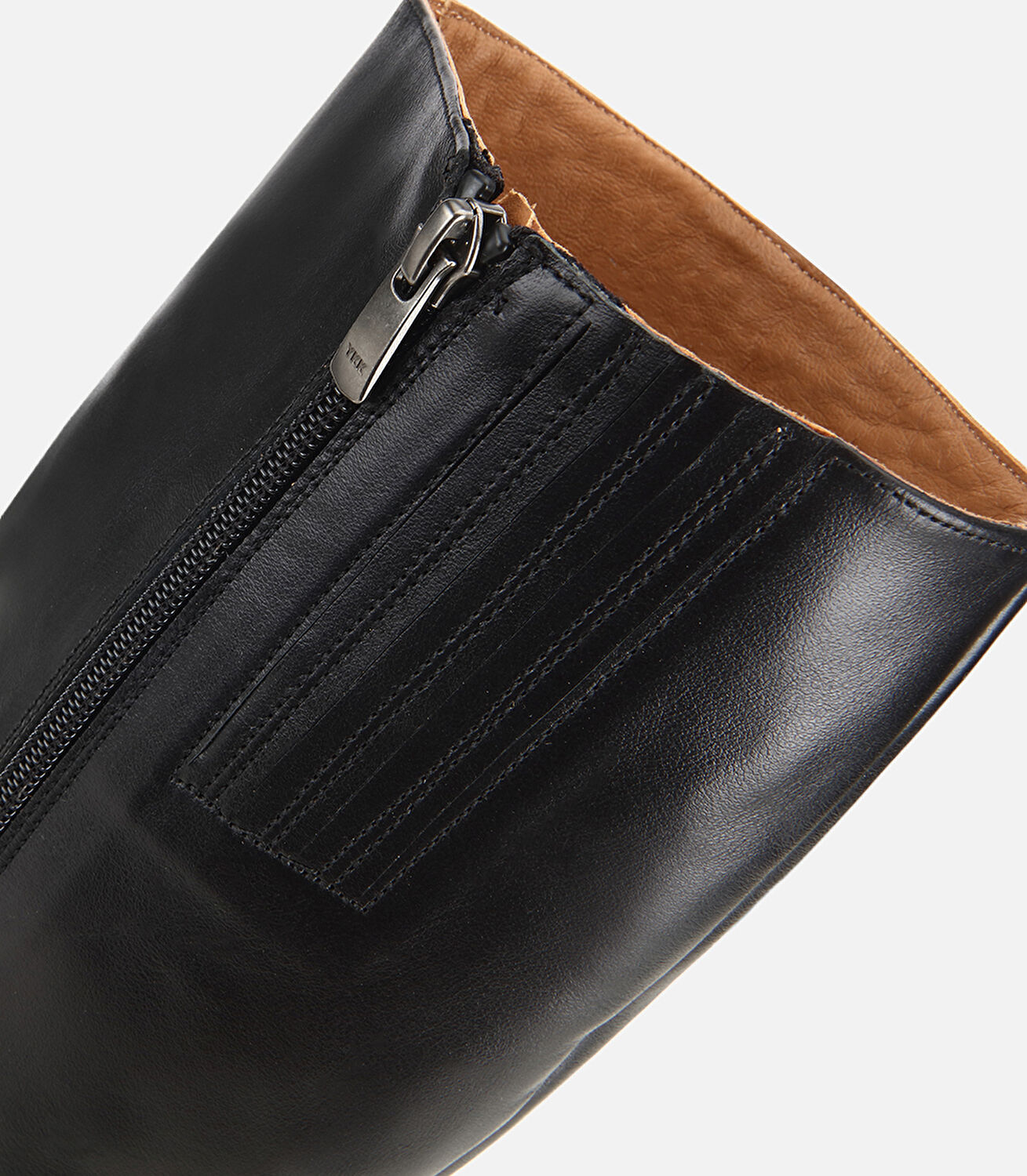 Kadın Deri Siyah Sivri Burunlu Topuklu Çizme