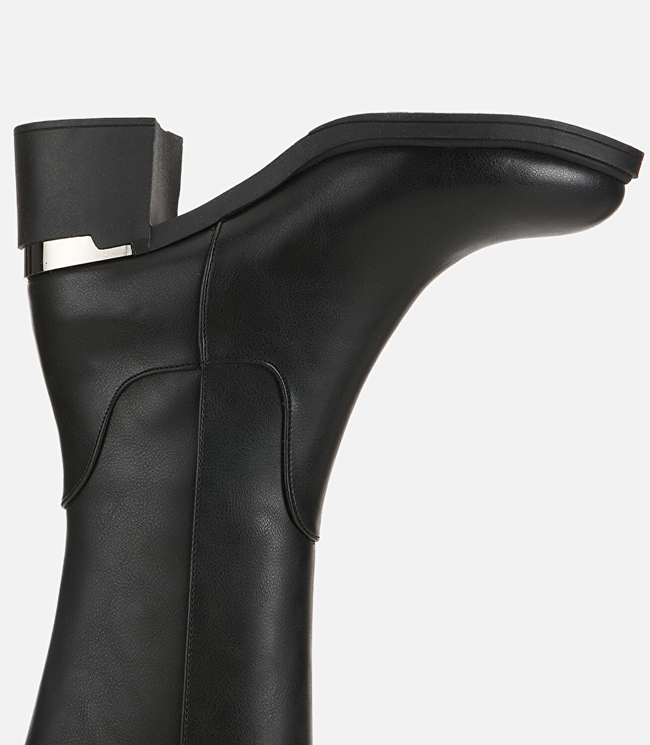 Kadın Siyah Metal Detaylı Topuklu Çizme