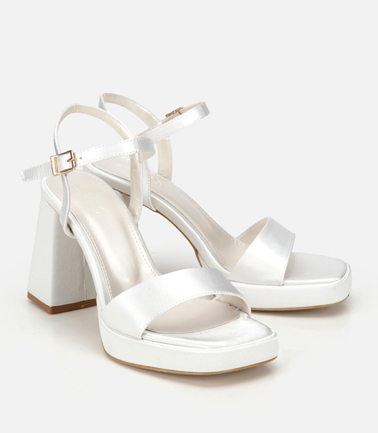Kadın Beyaz Tek Bantlı Kalın Tabanlı Topuklu Sandalet