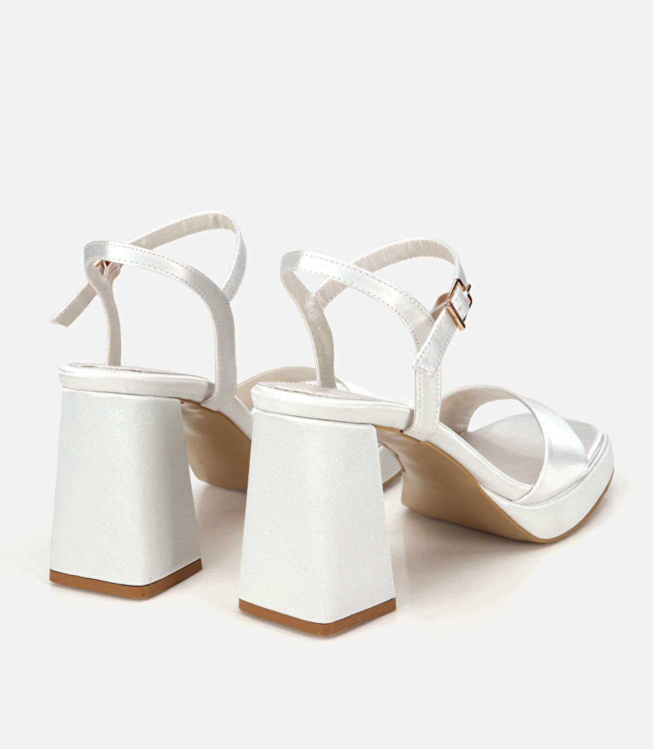 Kadın Beyaz Tek Bantlı Kalın Tabanlı Topuklu Sandalet