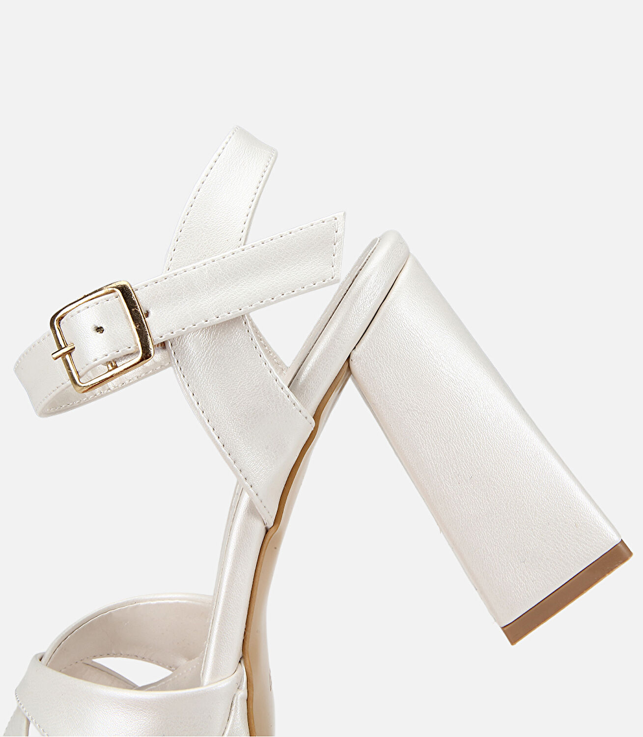 Kadın Beyaz Bantlı Kalın Tabanlı Topuklu Sandalet