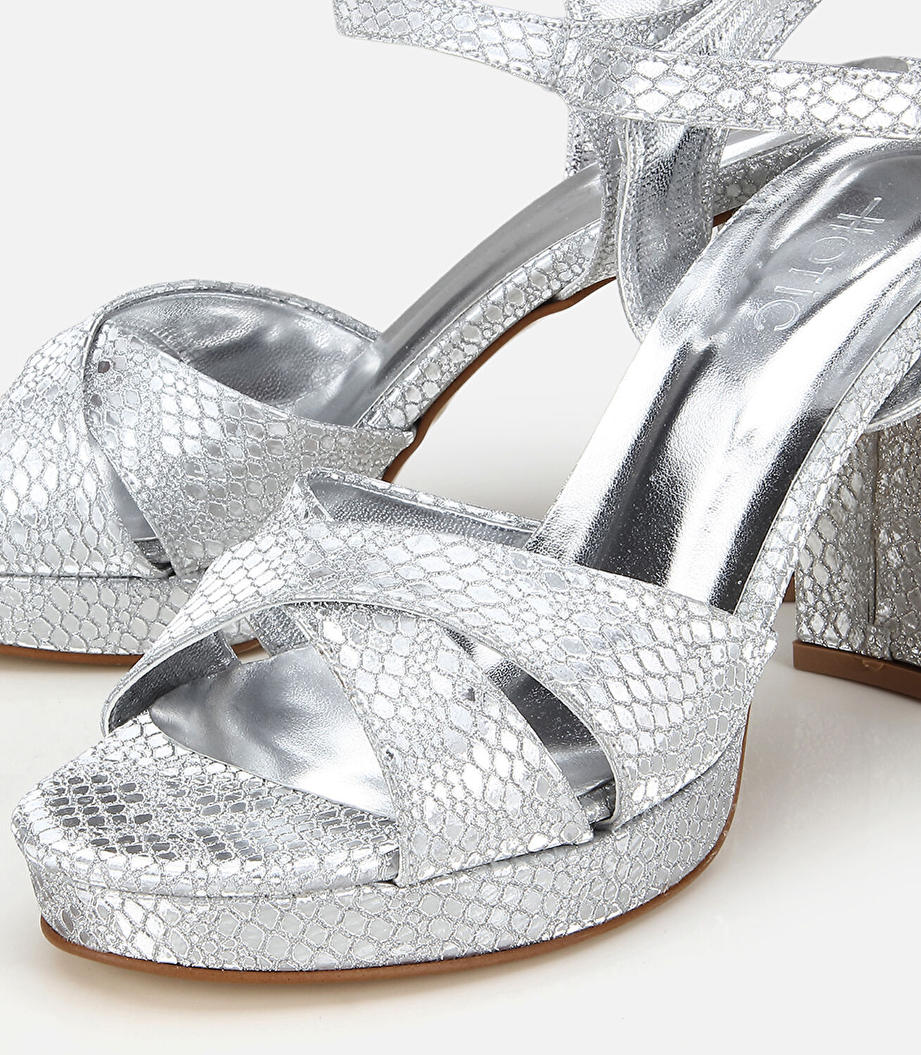 Kadın Saten Metalik Lame Yüksek Topuklu Sandalet