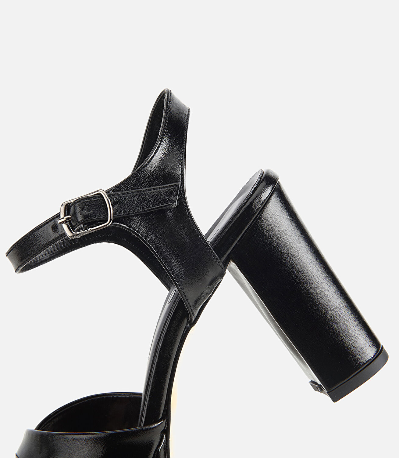 Kadın Siyah Yüksek Topuklu Sandalet