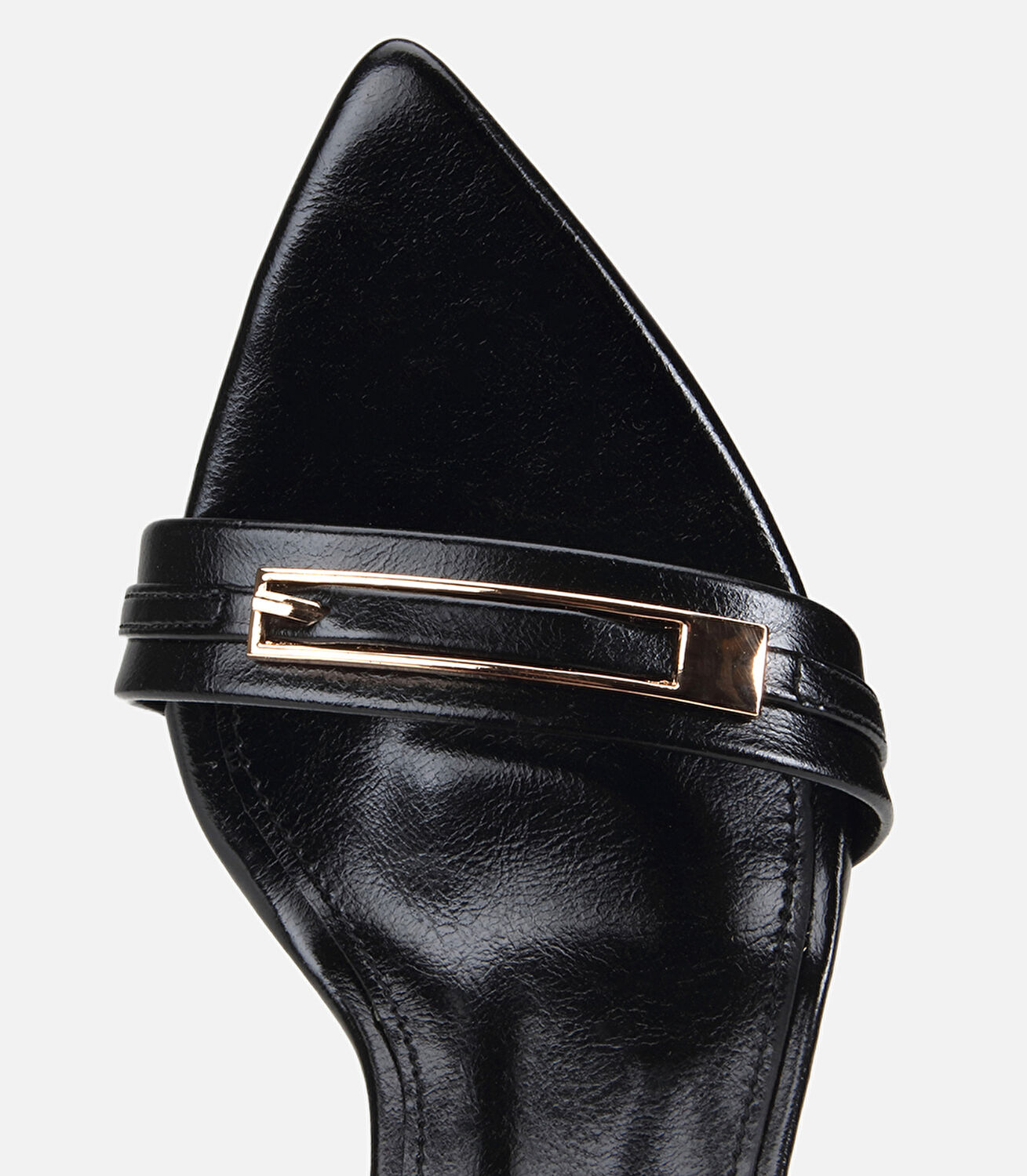 Kadın Siyah Tokalı Bilekten Bağlamalı Topuklu Sandalet