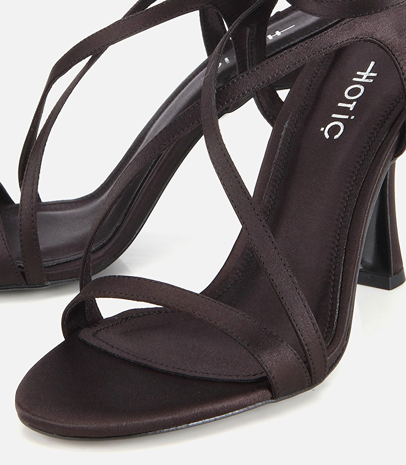 Kadın Siyah İnce Topuklu  Sandalet