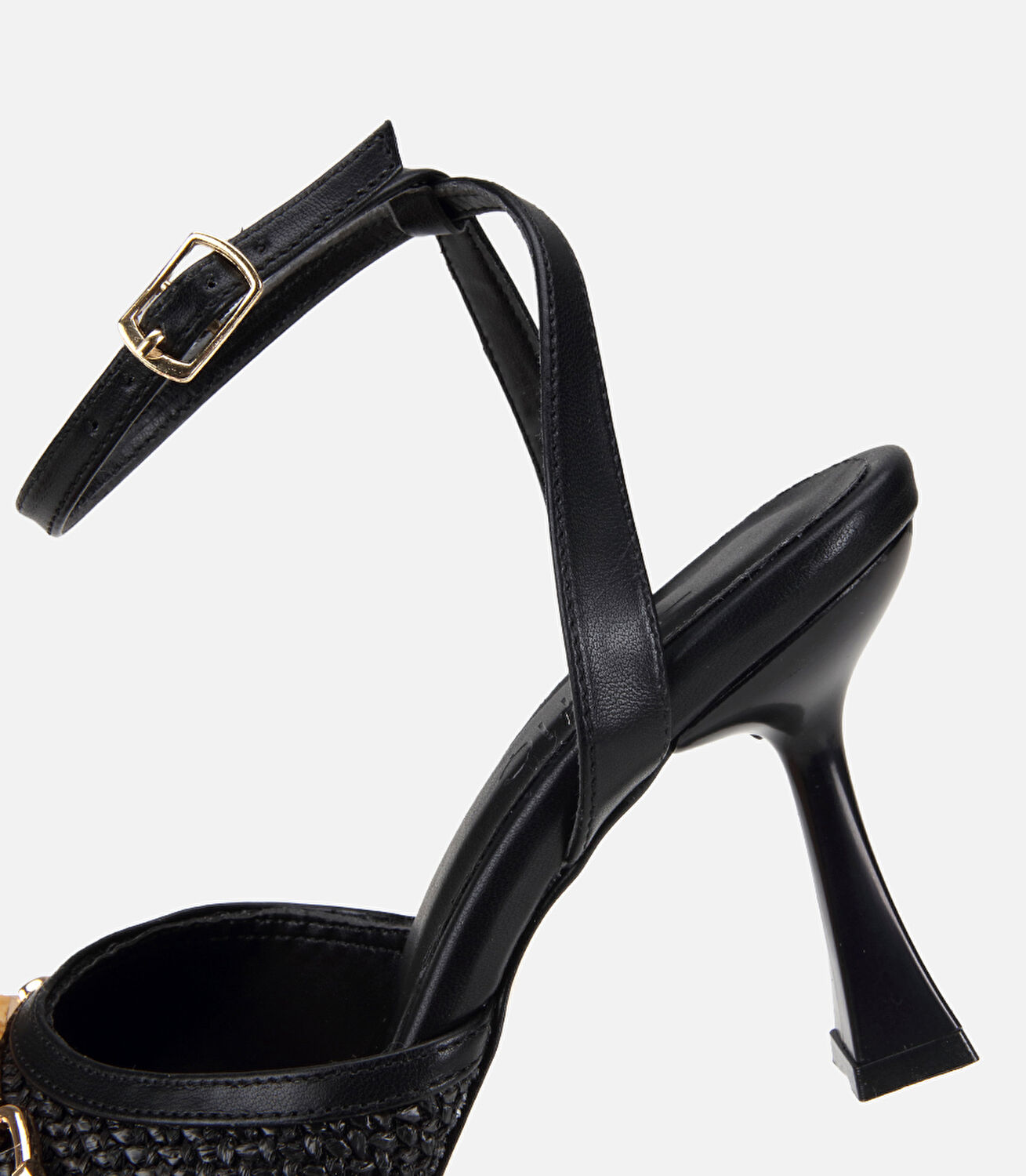 Kadın Siyah Hasır Detaylı Tokalı Topuklu Sandalet