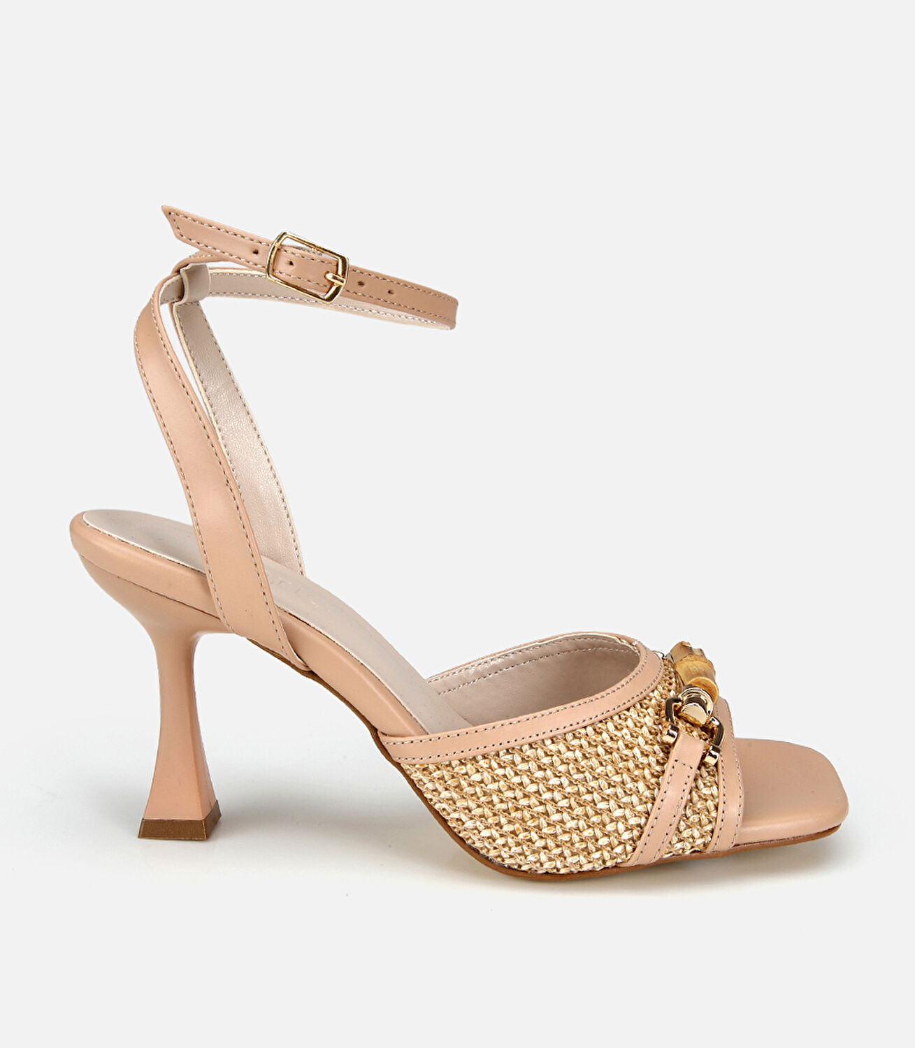 Kadın Bej Hasır Detaylı Tokalı Topuklu Sandalet