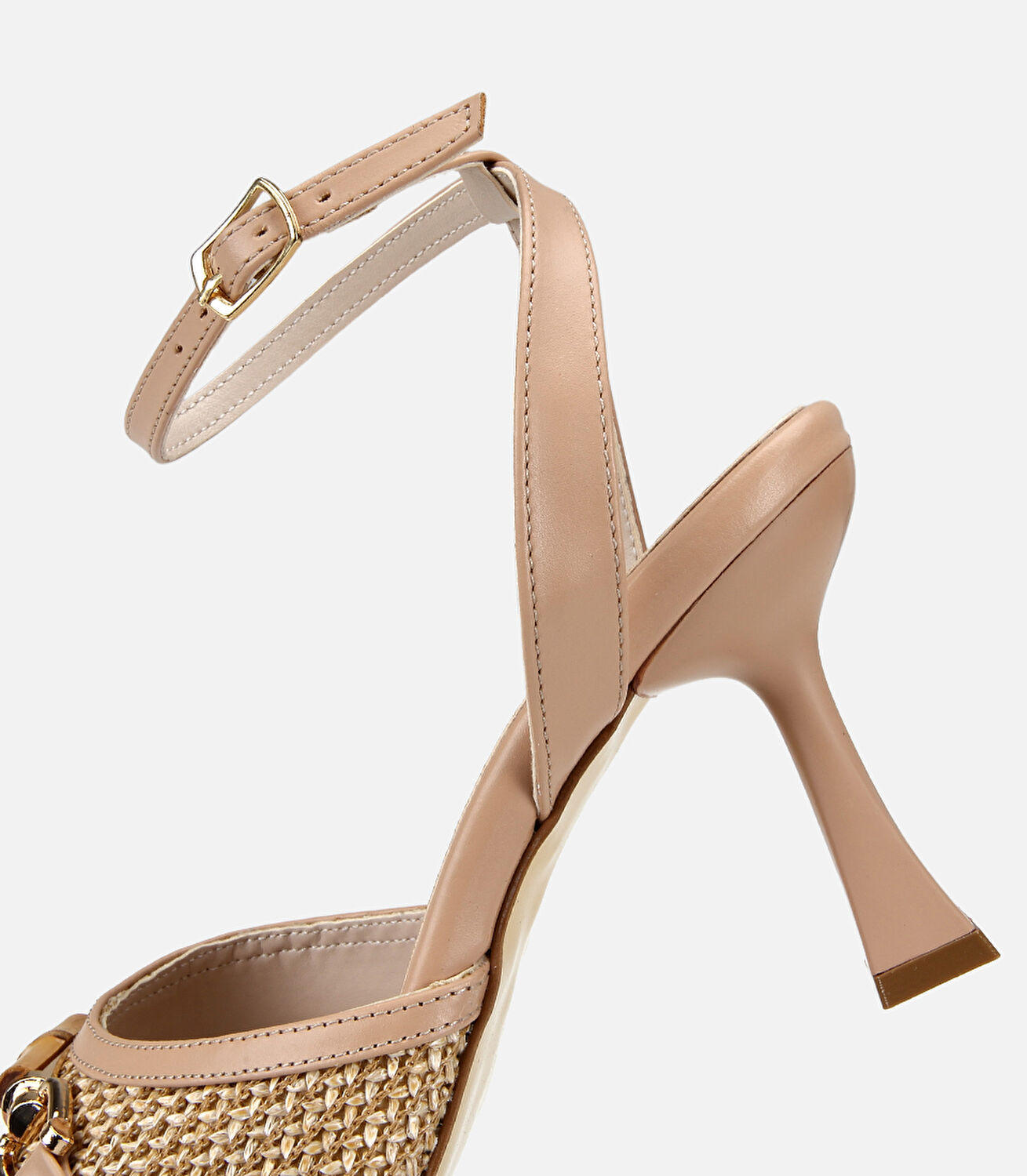 Kadın Bej Hasır Detaylı Tokalı Topuklu Sandalet