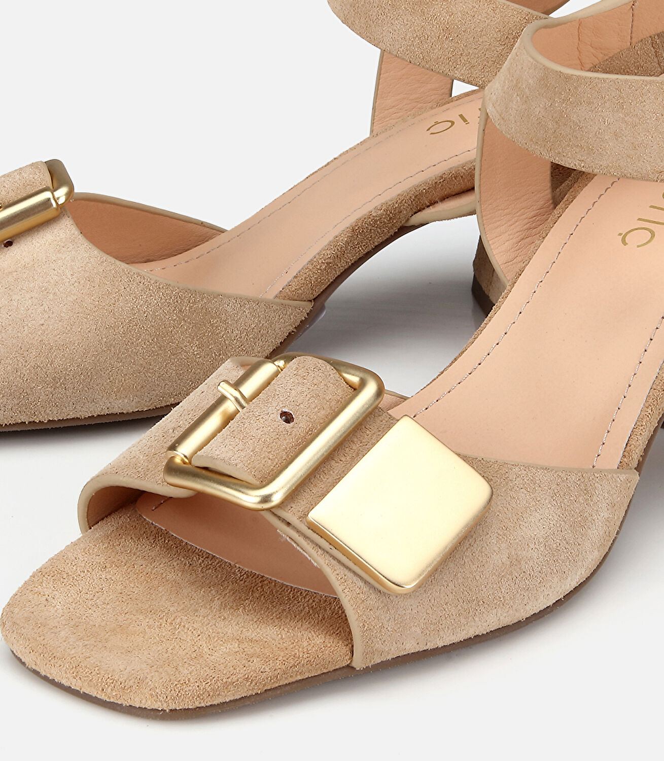 Kadın Süet Deri Bej Gold Detaylı Bantlı Topuklu Sandalet