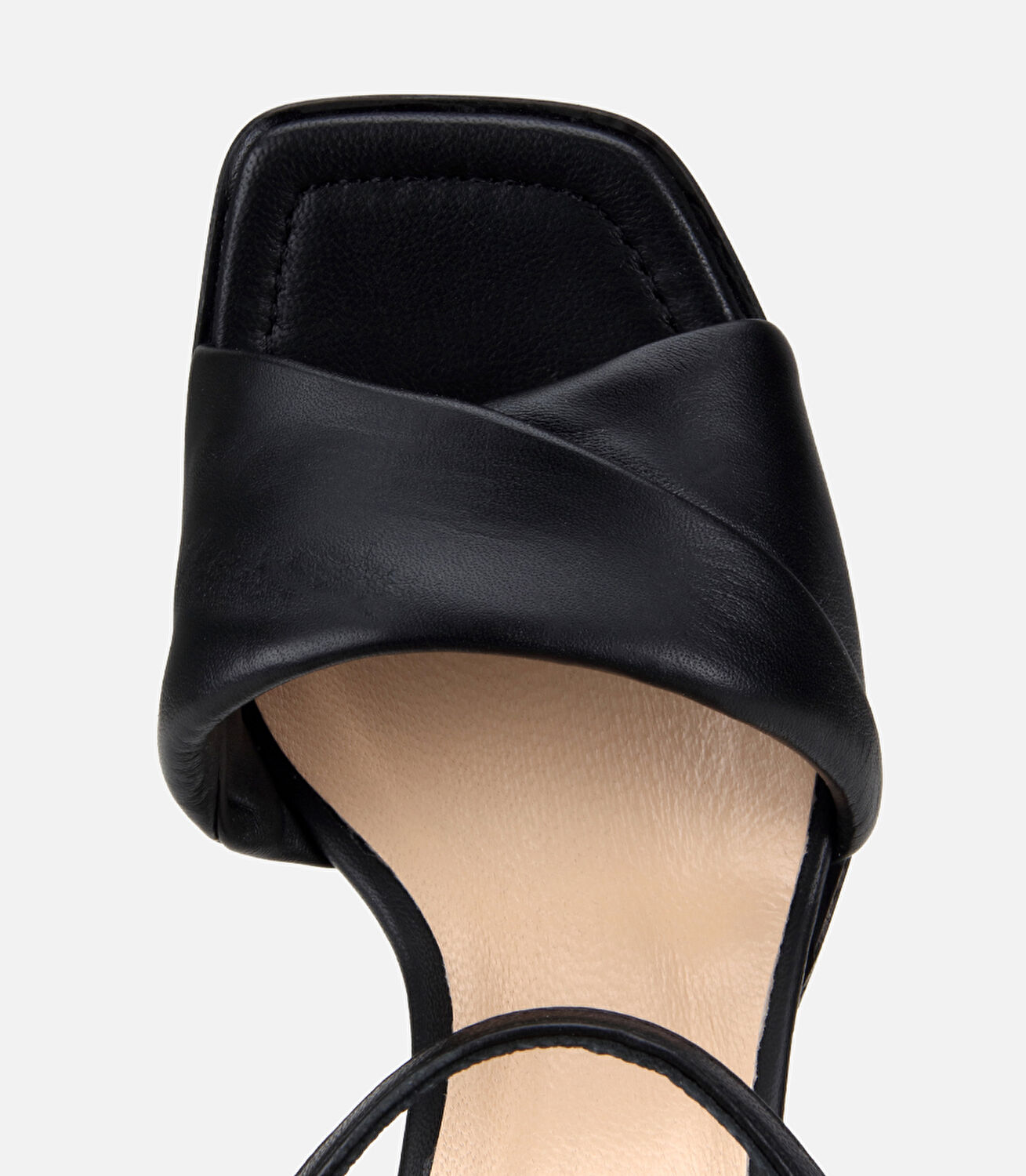 Kadın Deri Siyah Küt Burunlu Topuklu Sandalet