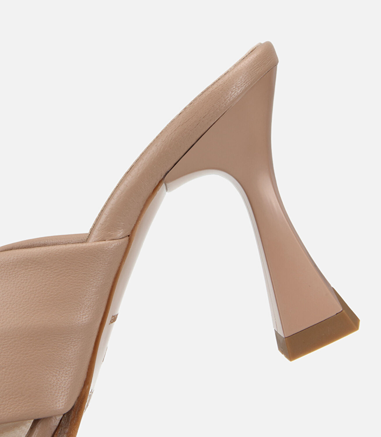 Kadın Deri Bej Gold Toka Detaylı Topuklu Terlik