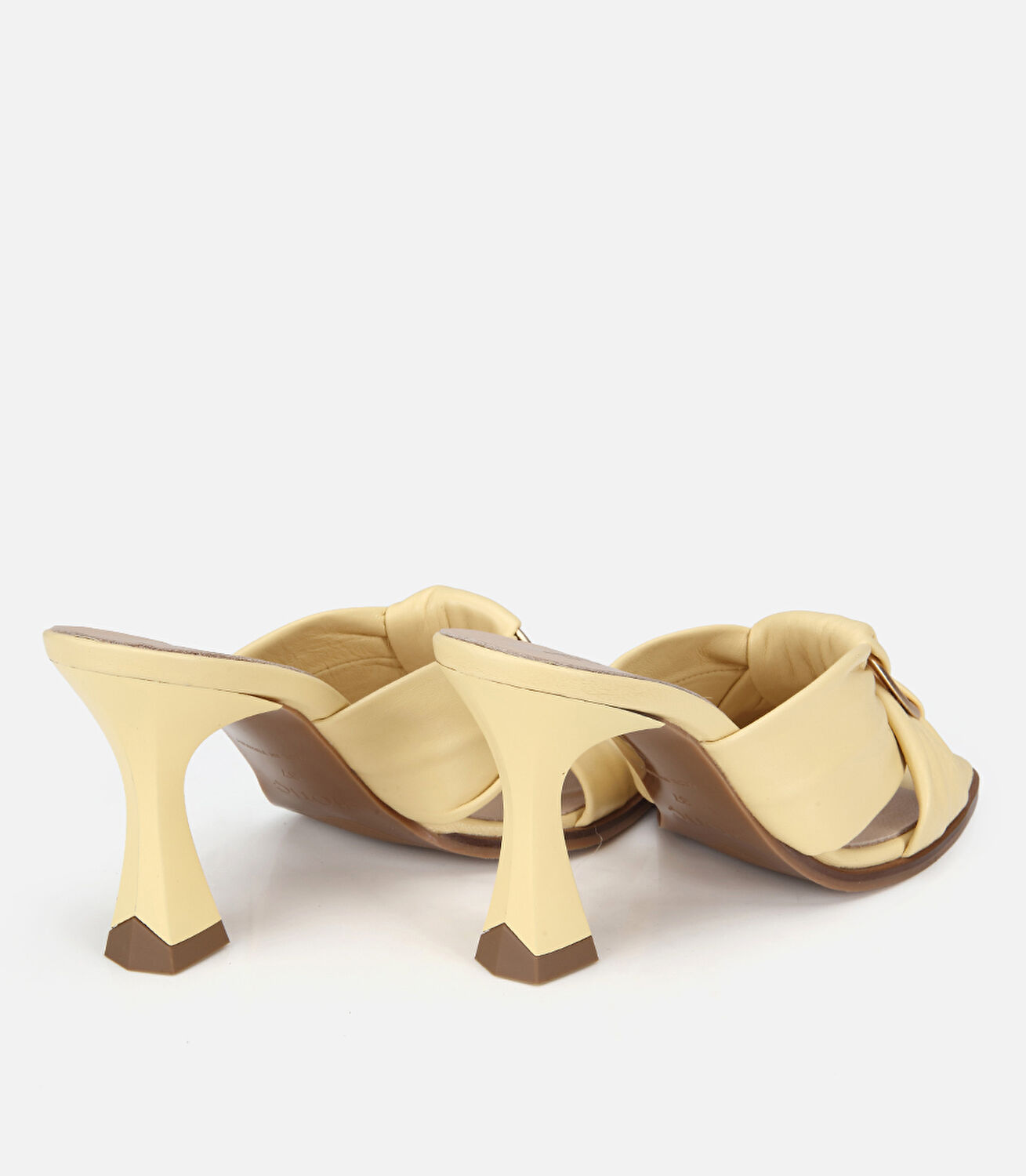 Kadın Deri Sarı Gold Toka Detaylı Topuklu Terlik