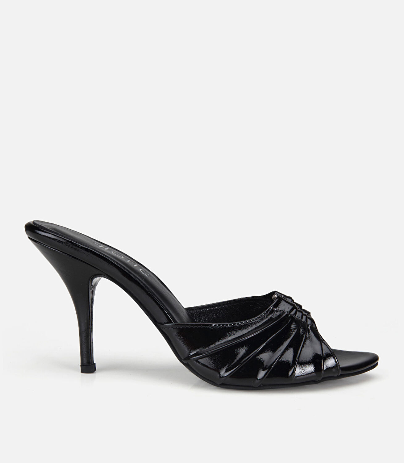 Kadın Deri Siyah Metal Tokalı Topuklu Terlik