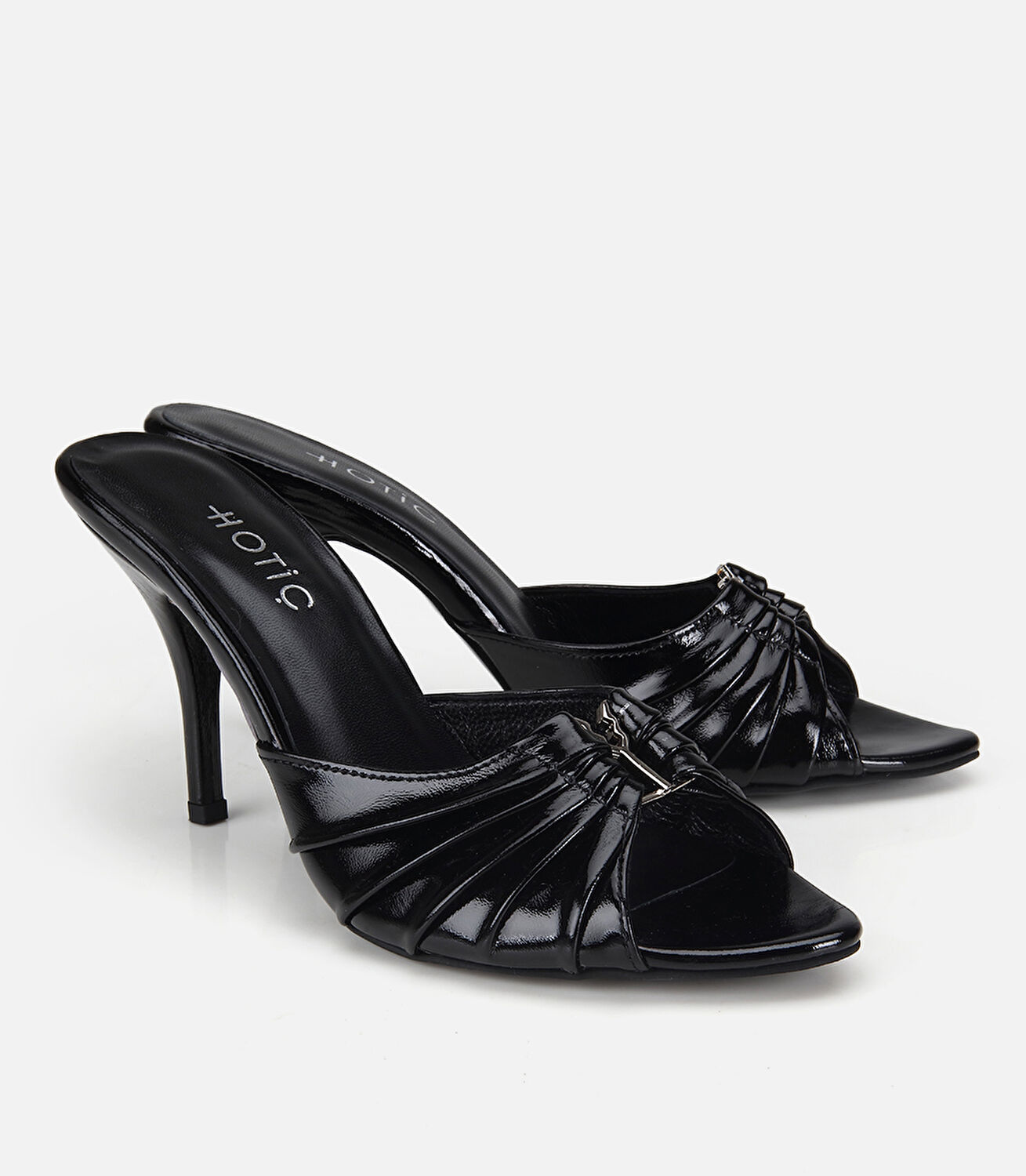 Kadın Deri Siyah Metal Tokalı Topuklu Terlik