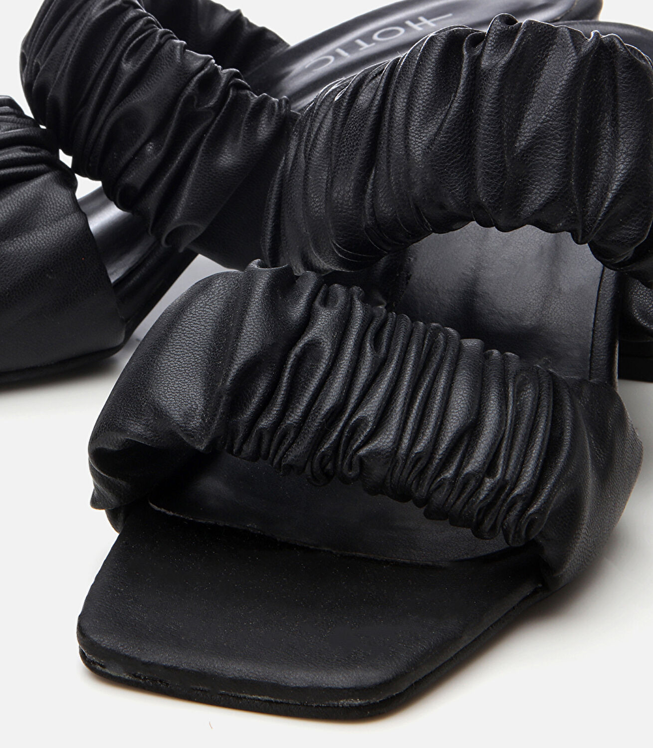 Kadın Siyah Yaya Terlik