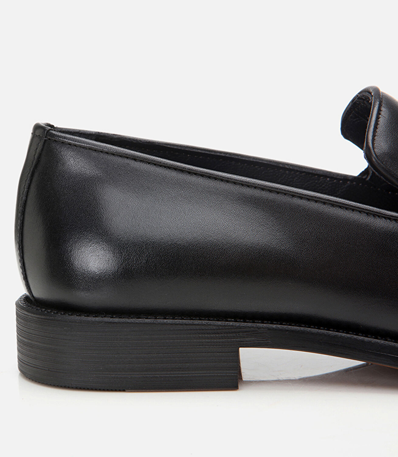 Erkek Deri Siyah Püskül Detaylı Klasik Loafer