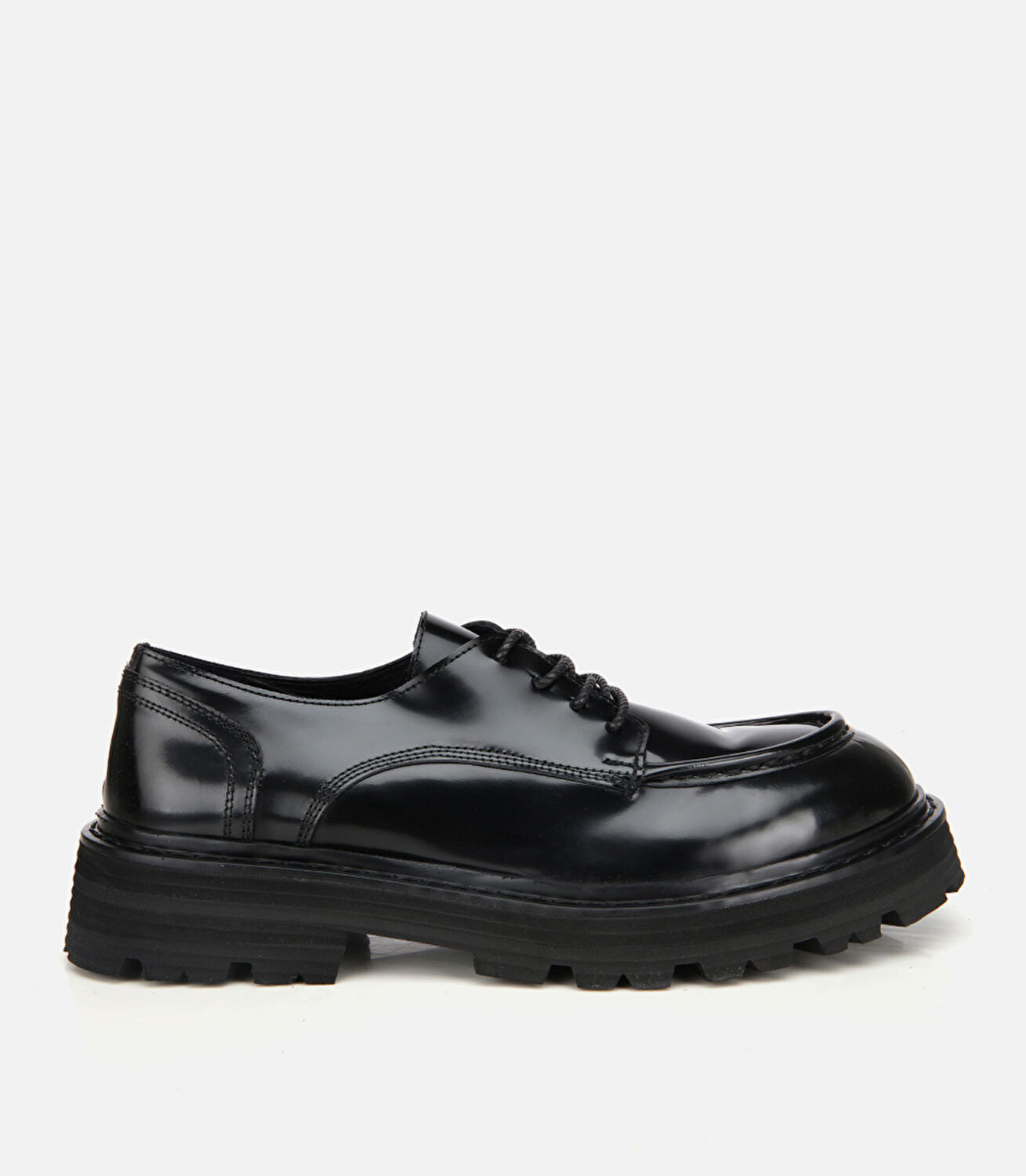 Erkek Rugan Deri Siyah Dikiş Detaylı Kalın Tabanlı Günlük Ayakkabı