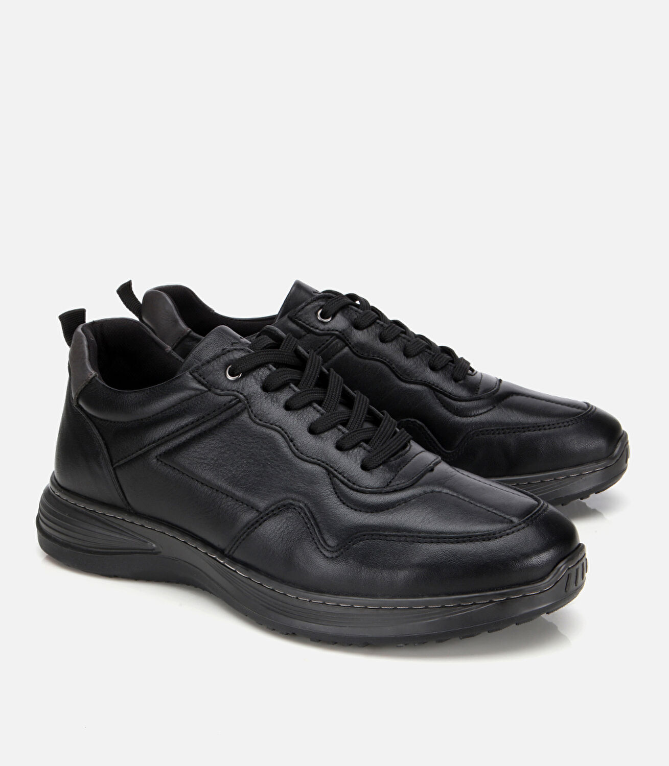 Erkek Deri Siyah Dikiş Detaylı Comfort Spor Ayakkabı