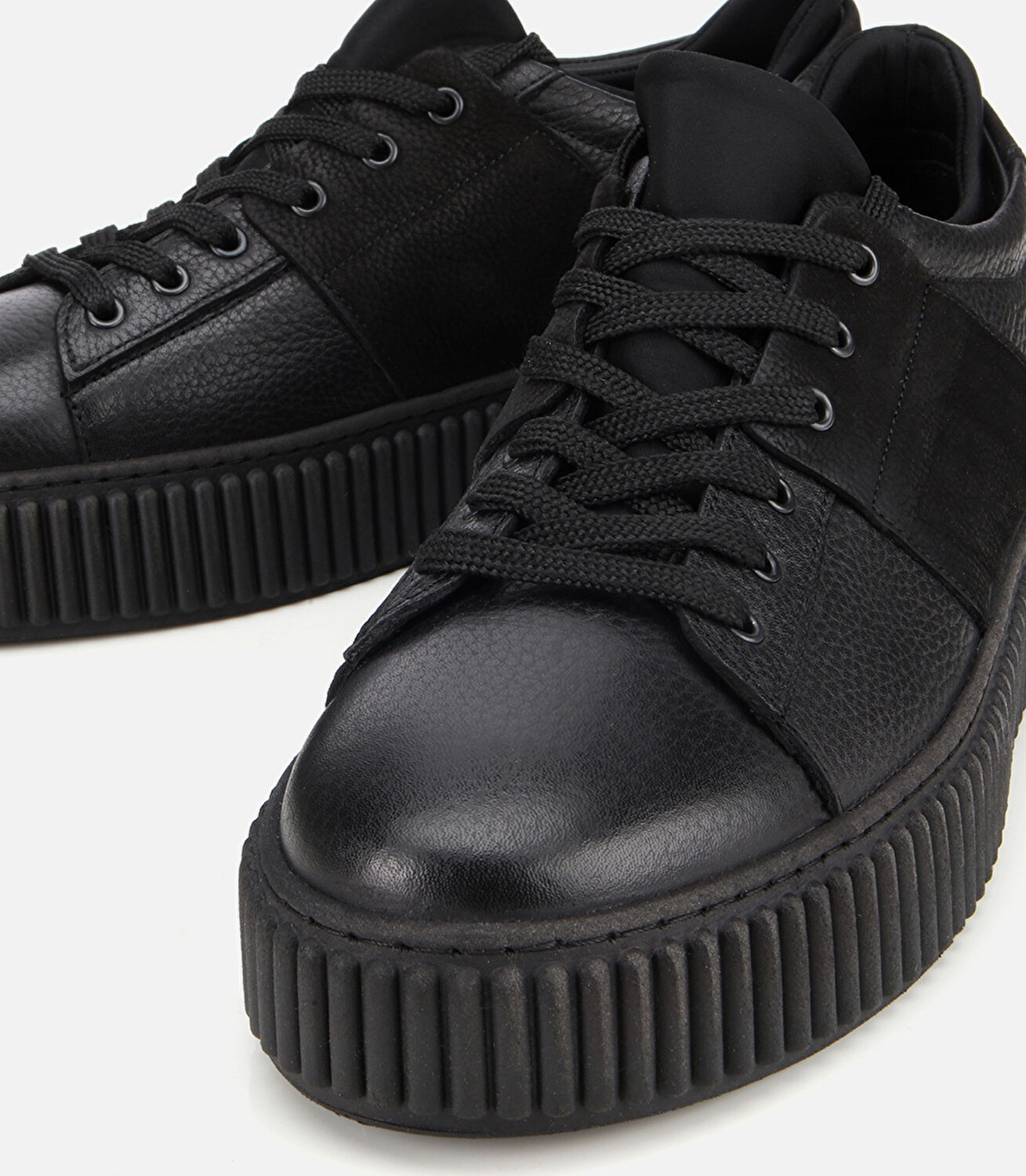 Erkek Deri Siyah Yüksek Tabanlı Spor Ayakkabı