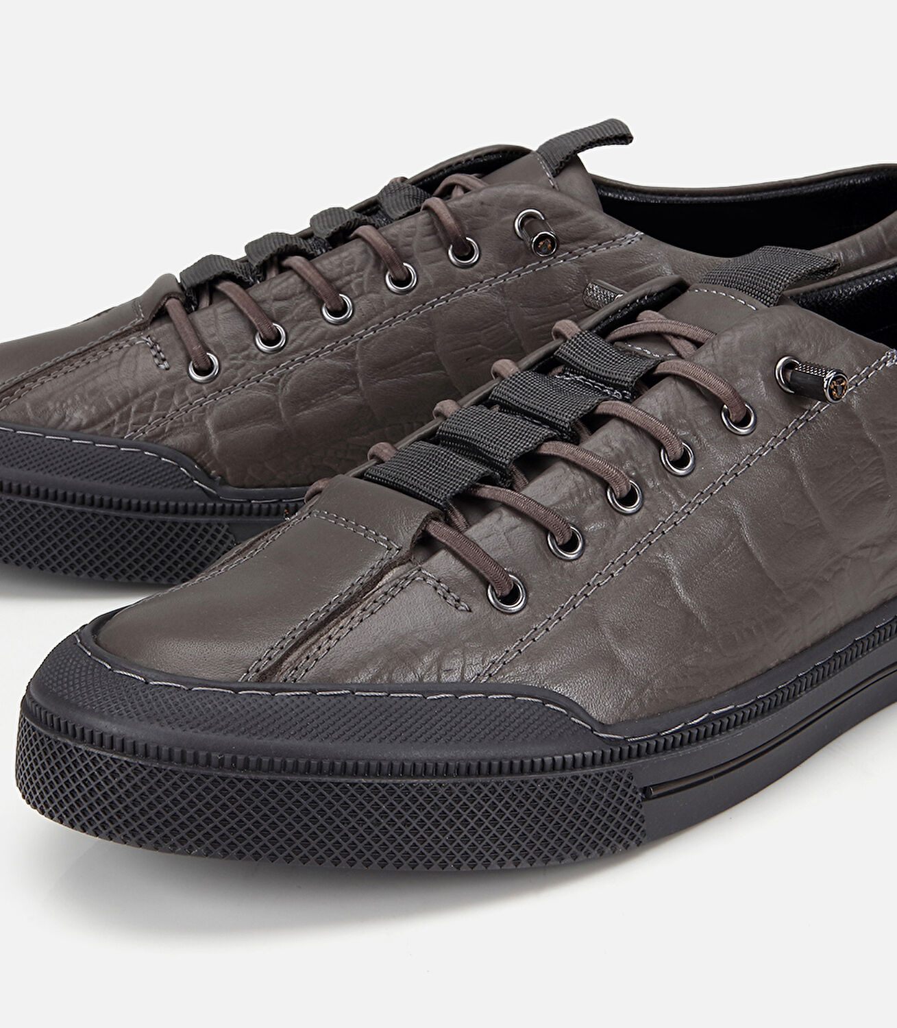 Erkek Deri Gri Bağcık Detaylı Düz Spor Ayakkabı