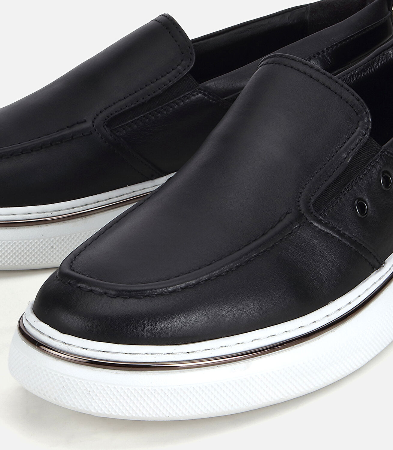 Erkek Deri Siyah Metal Detaylı Günlük Loafer