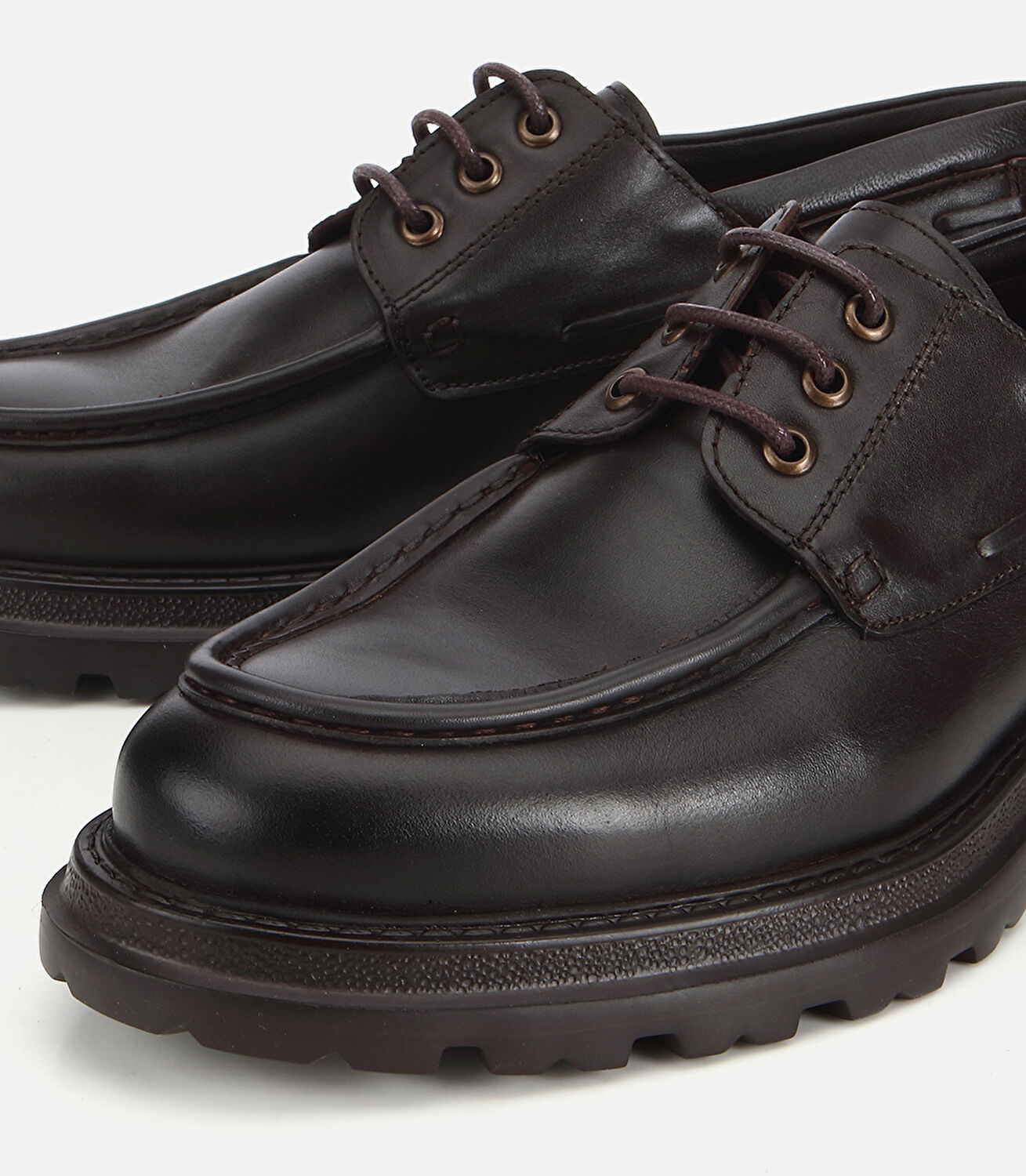 Erkek Deri Kahverengi Dikiş Detaylı Kalın Tabanlı Günlük Ayakkabı