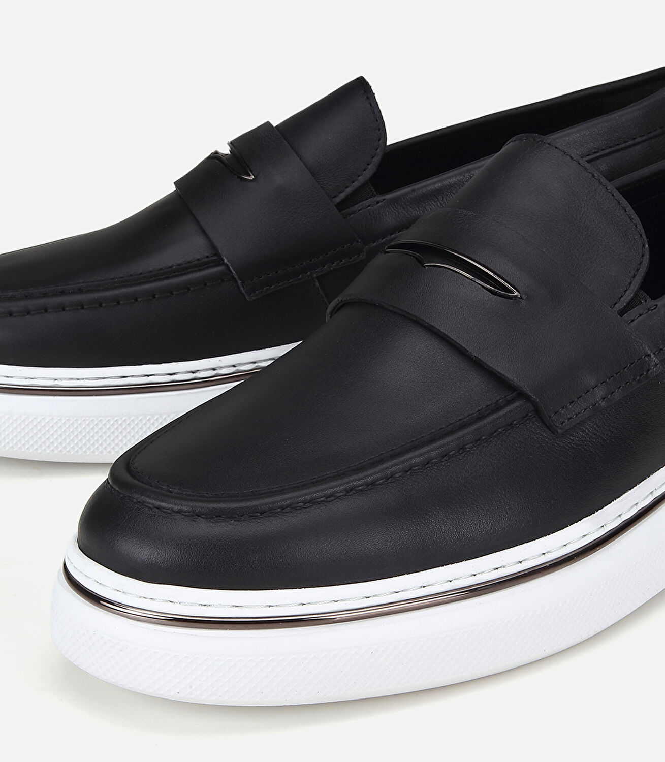 Erkek Deri Siyah Metal Toka Detaylı Günlük Loafer