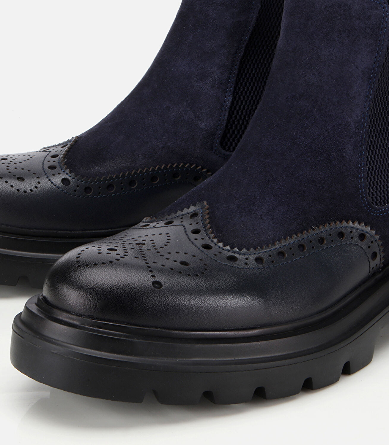 Erkek Süet Deri Lacivert Lastik Detaylı İşlemeli Chelsea Bot