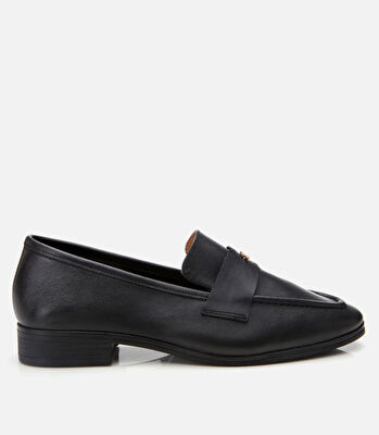 Kadın Deri Siyah Esnek Tabanlı Klasik Loafer