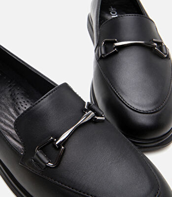 Kadın Deri Siyah Tokalı Günlük Loafer