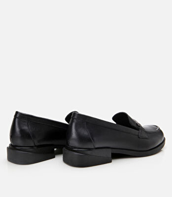 Kadın Deri Siyah Tokalı Klasik Loafer