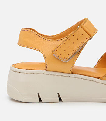 Kadın Deri Sarı Ayarlanabilir Comfort Sandalet