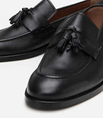 Erkek Deri Siyah Püskül Detaylı Klasik Loafer