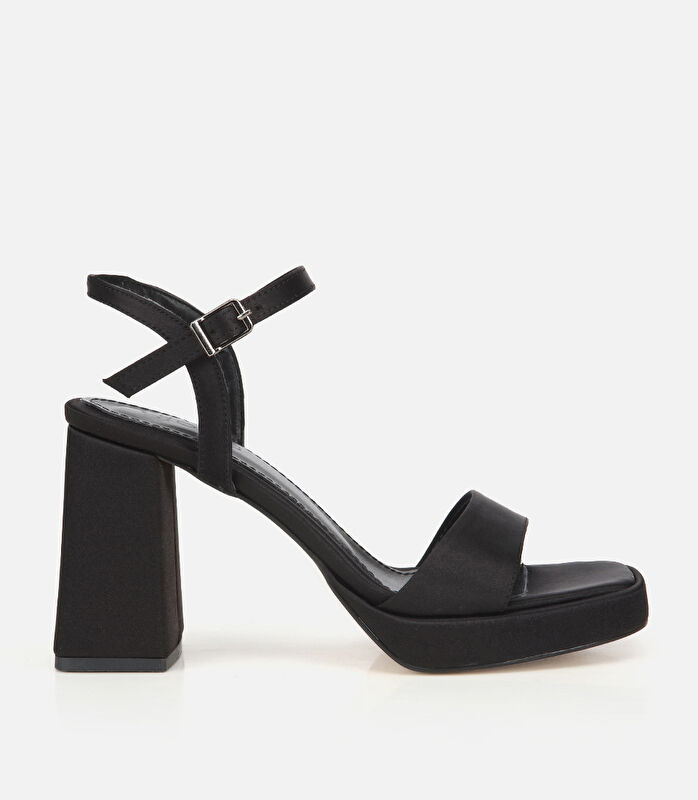 Kadın Siyah Tek Bantlı Kalın Tabanlı Topuklu Sandalet